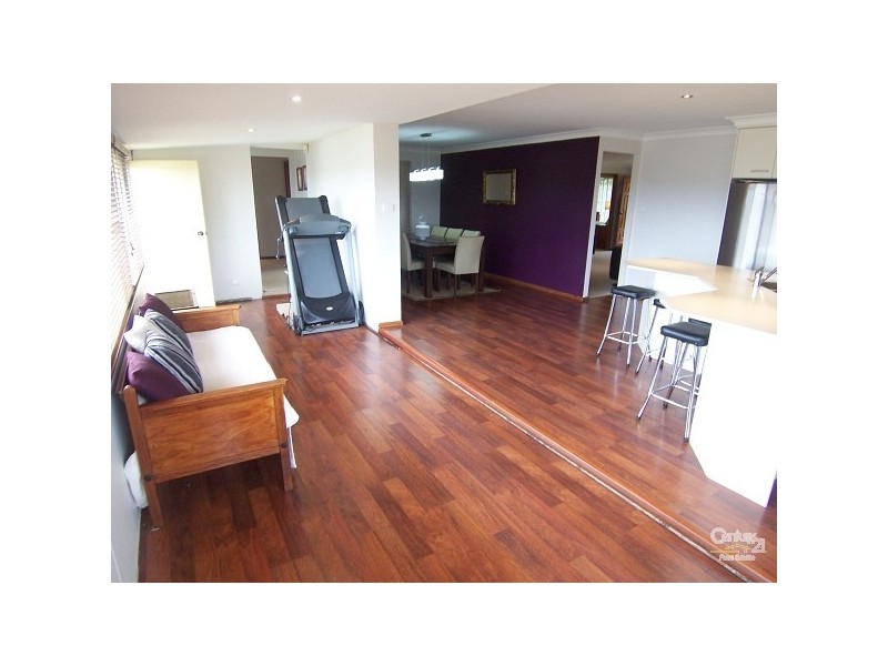 21 Crofton Avenue, Tenambit NSW 2323