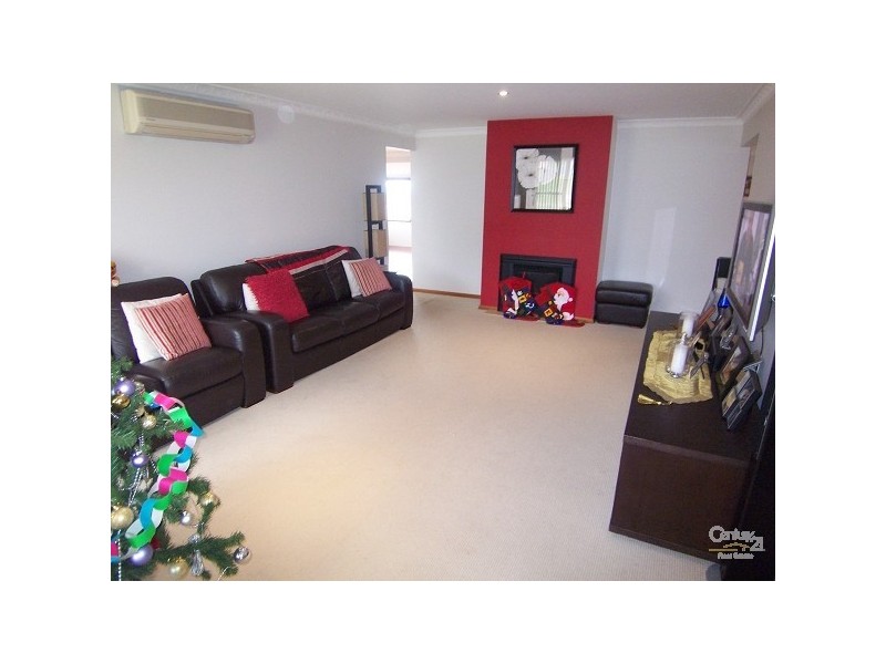 21 Crofton Avenue, Tenambit NSW 2323