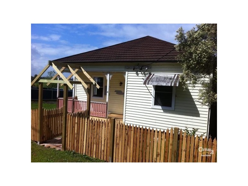4 Duckenfield, Morpeth NSW 2321