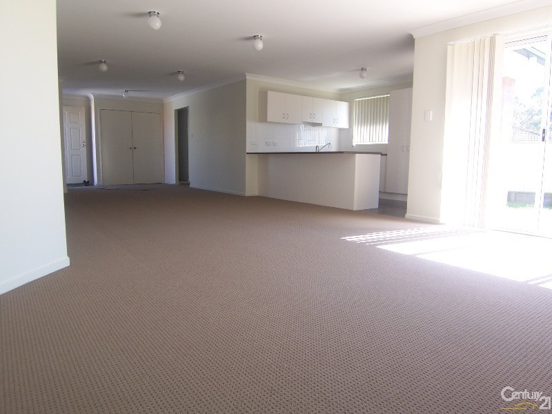 2/26 Stanley Close, Bolwarra Heights NSW 2320