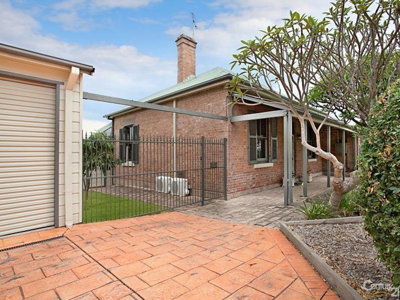 64  High Street, East Maitland NSW 2323