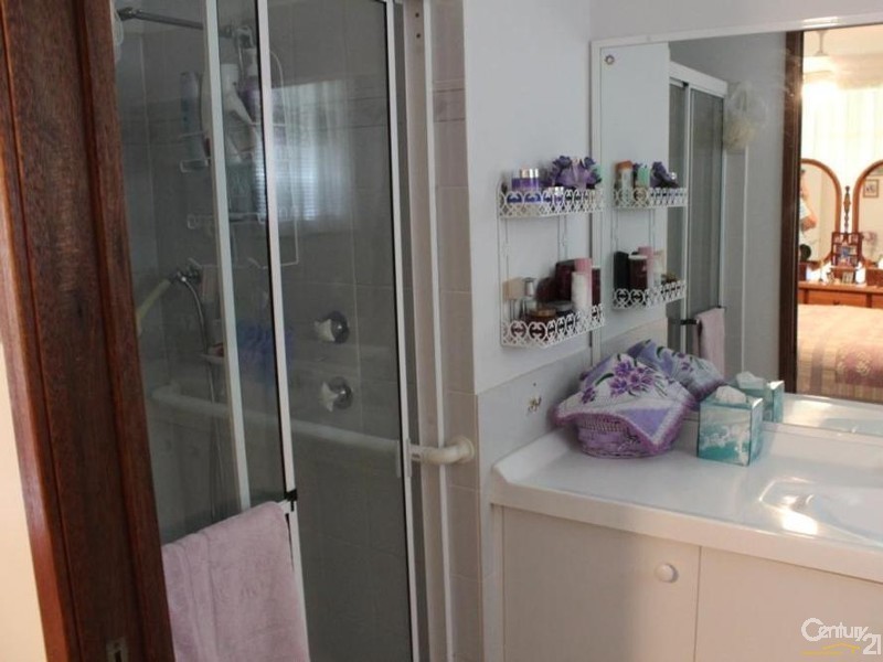 11 Stradbroke Avenue, Metford NSW 2323