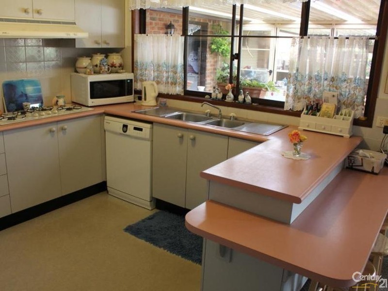 11 Stradbroke Avenue, Metford NSW 2323