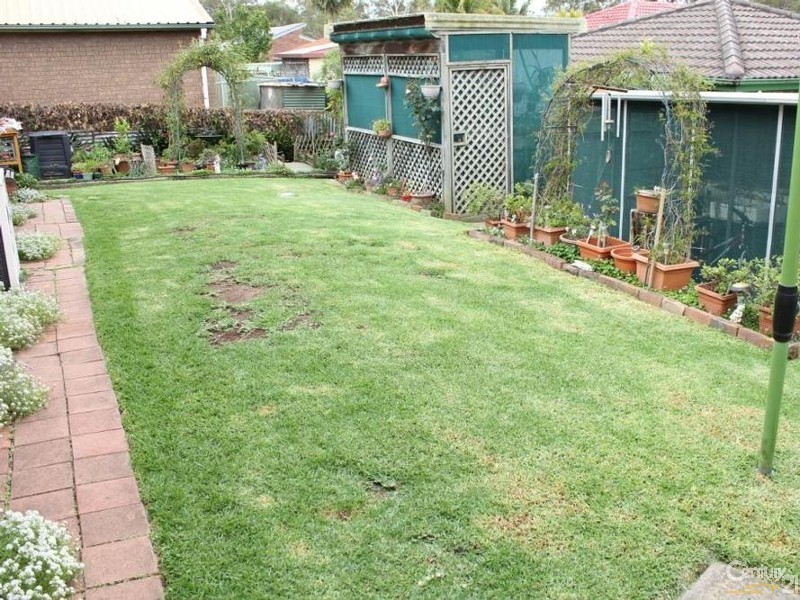 11 Stradbroke Avenue, Metford NSW 2323