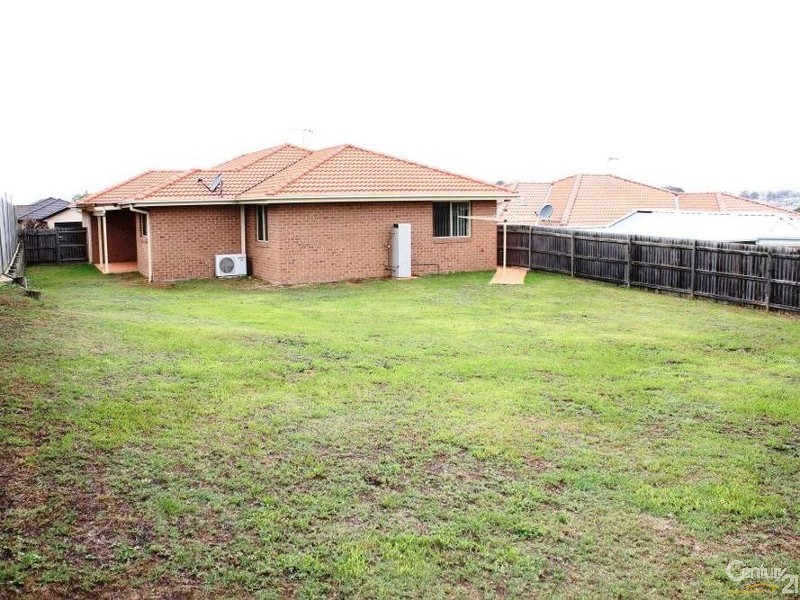 5 Hibiscus Crescent, Aberglasslyn NSW 2320