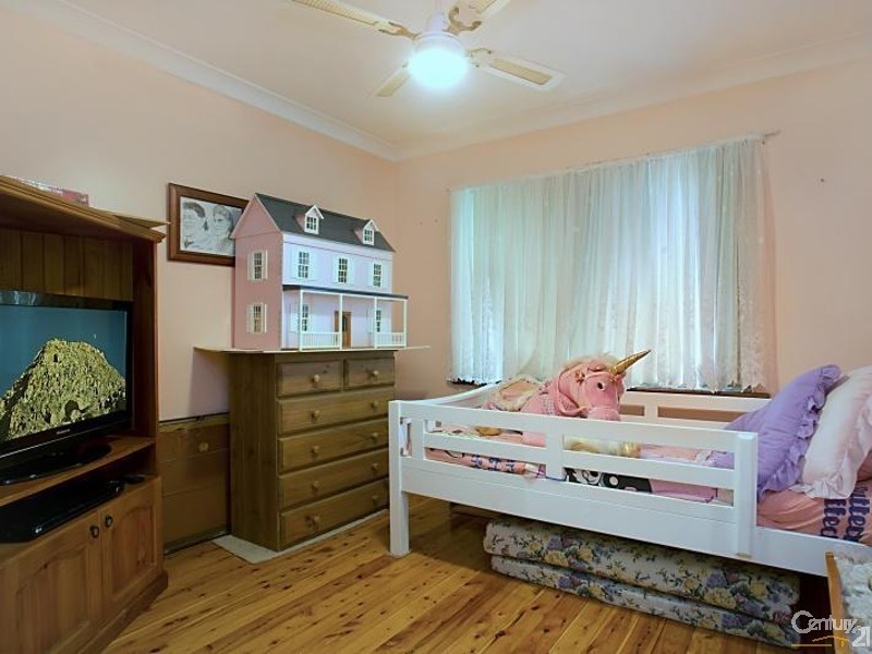 5 Bunning Avenue, Rutherford NSW 2320