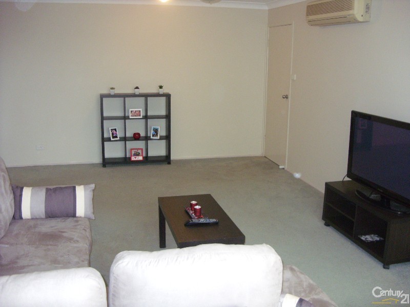 1/3  Justine Parade, Rutherford NSW 2320