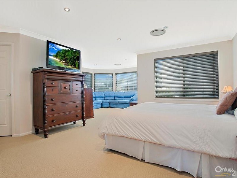 8 Tipperary Drive, Ashtonfield NSW 2323