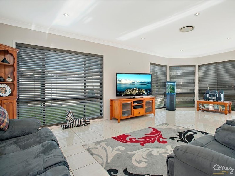 8 Tipperary Drive, Ashtonfield NSW 2323
