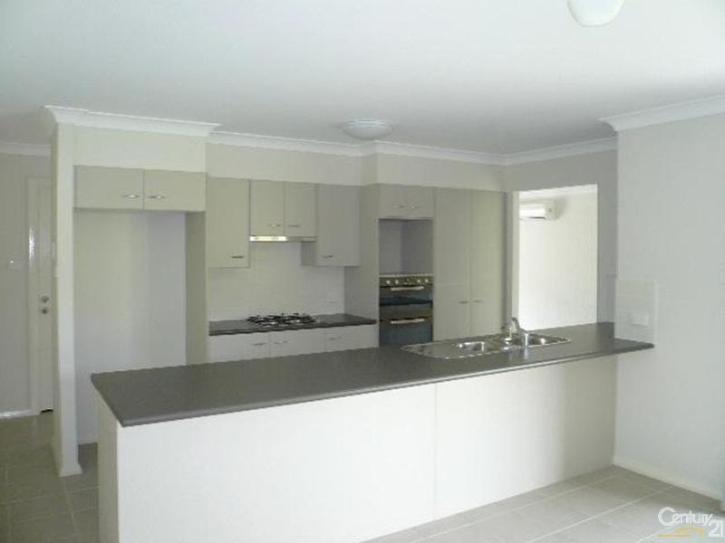 35 Beaufort Circuit, East Maitland NSW 2323