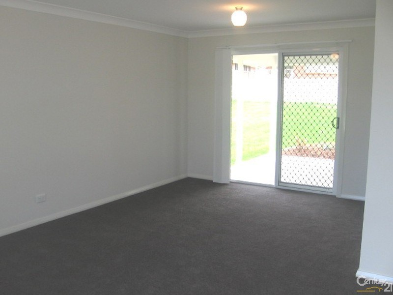 35 Beaufort Circuit, East Maitland NSW 2323