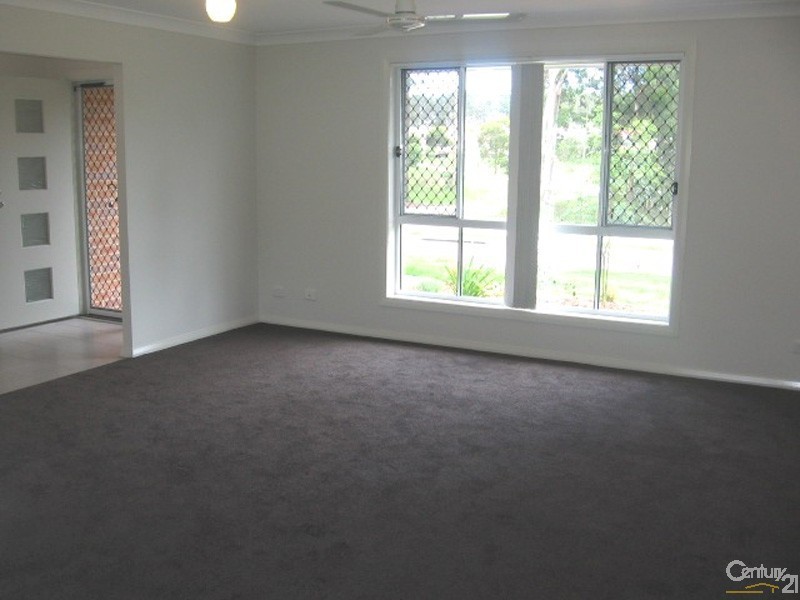 35 Beaufort Circuit, East Maitland NSW 2323