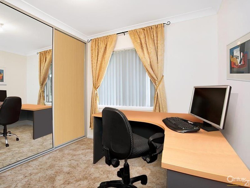 5 Unicomb Close, Rutherford NSW 2320