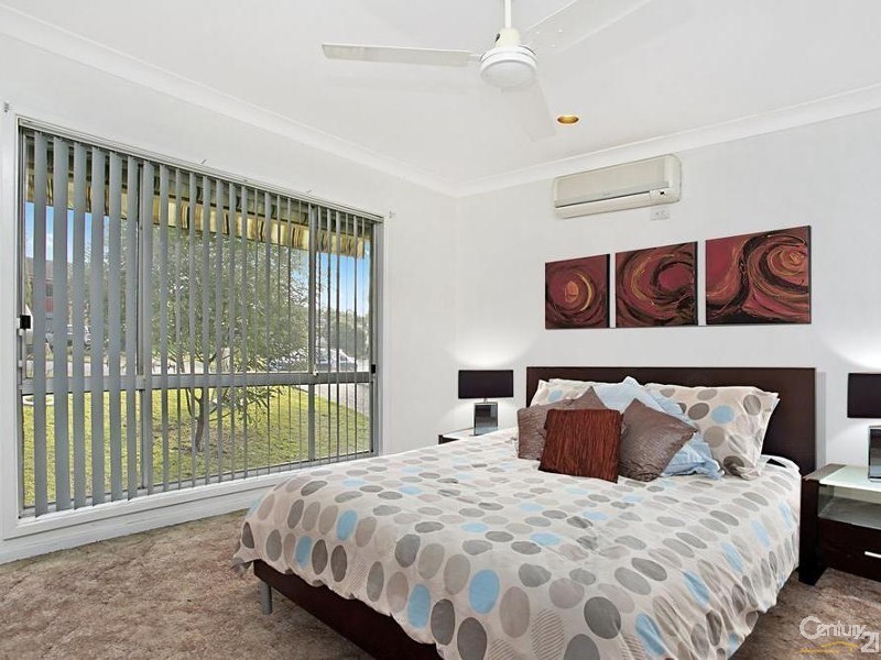 5 Unicomb Close, Rutherford NSW 2320