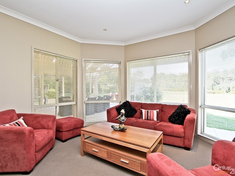 276 Somerset Drive, Thornton NSW 2322