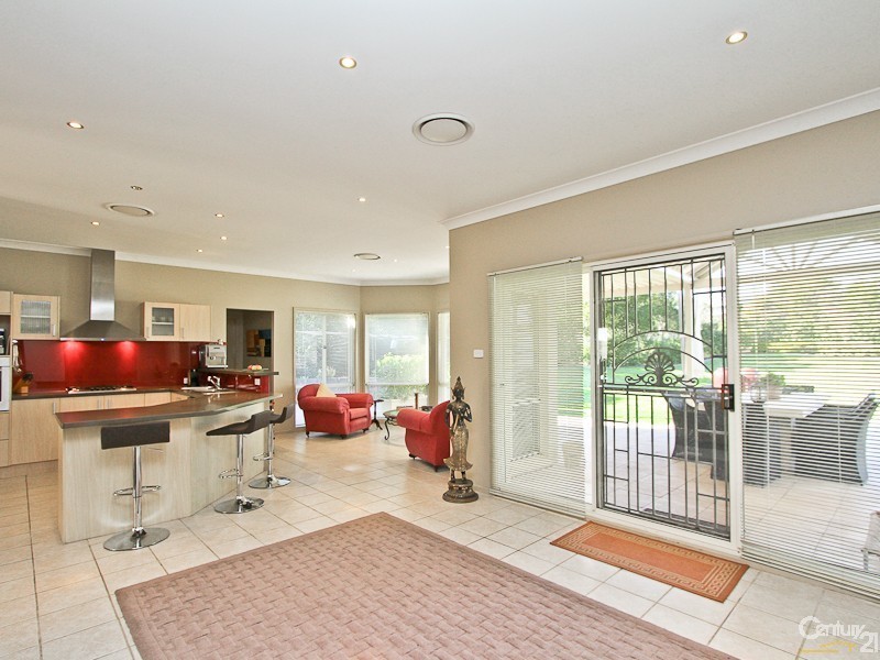 276 Somerset Drive, Thornton NSW 2322