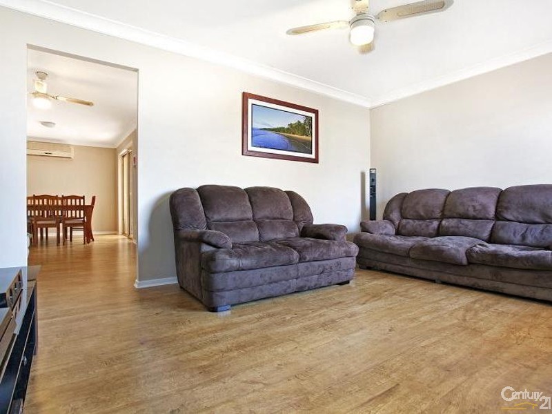 16 Coburn Circuit, Metford NSW 2323