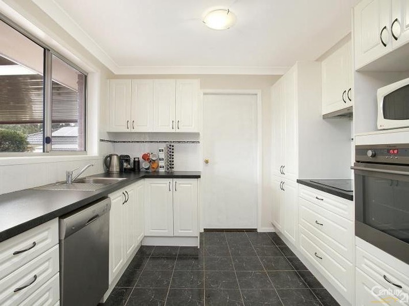 16 Coburn Circuit, Metford NSW 2323