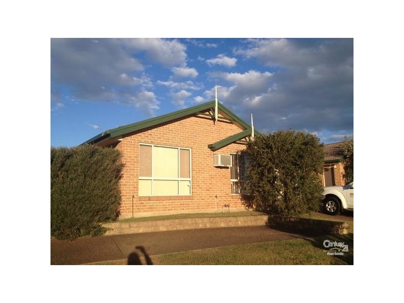 2/5 Justine Parade, Rutherford NSW 2320