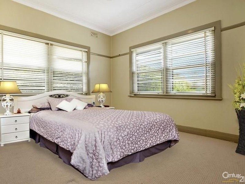 20 Raymond Terrace Road, East Maitland NSW 2323