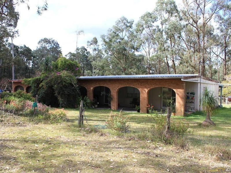 136 Horns Crossing Road, Paterson NSW 2421