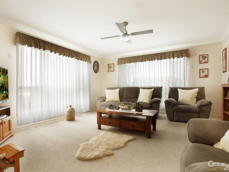 2 Dominic Cove, Rutherford NSW 2320