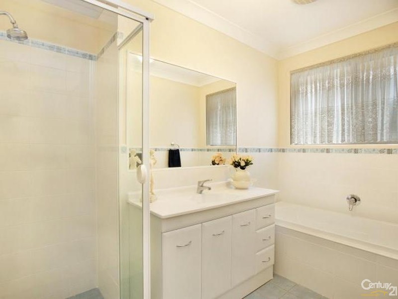 2 Dominic Cove, Rutherford NSW 2320