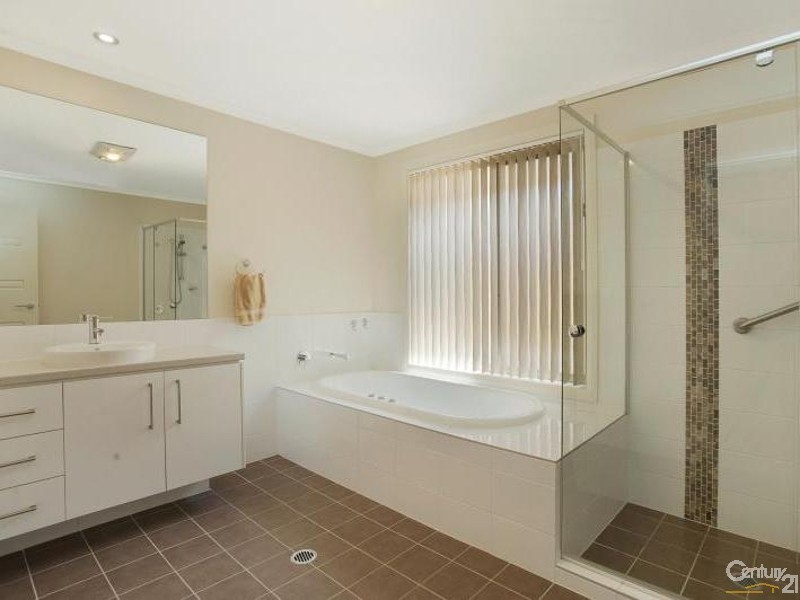 6 Coolabah Street, Aberglasslyn NSW 2320