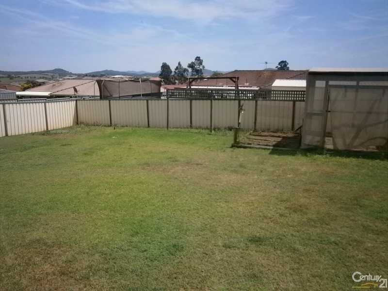 10 Carroll Avenue, Rutherford NSW 2320