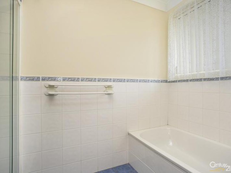 2/1 Lisa Place, Rutherford NSW 2320