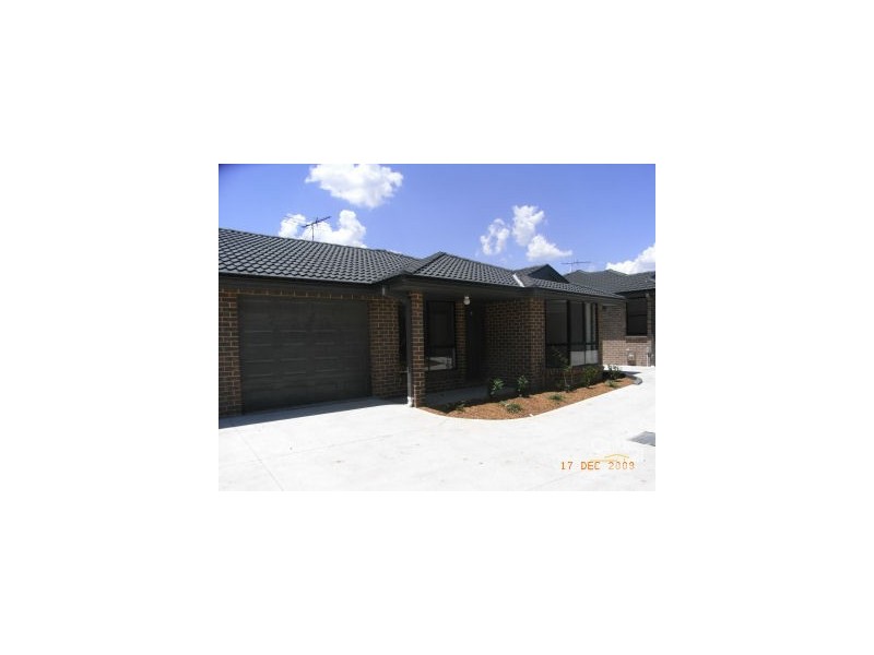 2/15 Denton Park Drive, Rutherford NSW 2320