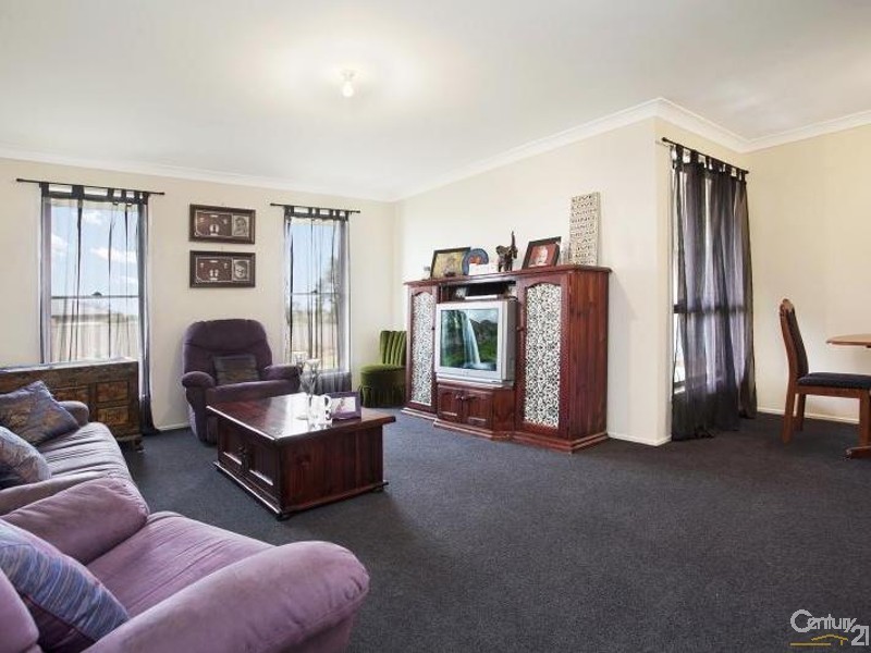 15 Alloway Circuit, Largs NSW 2320