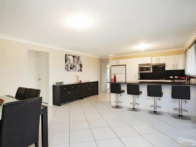 15 Alloway Circuit, Largs NSW 2320