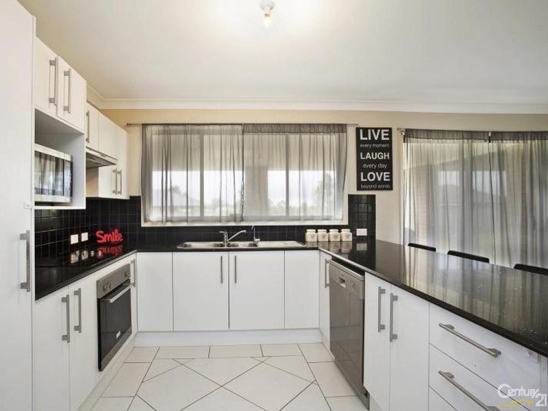 15 Alloway Circuit, Largs NSW 2320