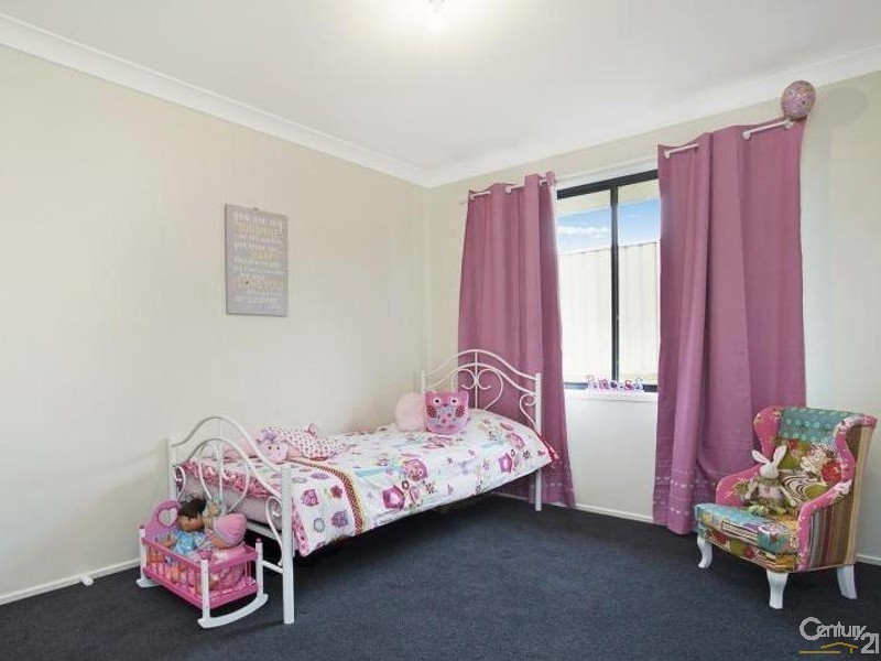15 Alloway Circuit, Largs NSW 2320