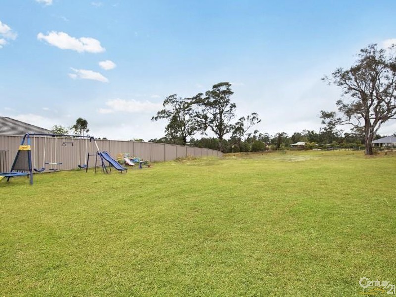 15 Alloway Circuit, Largs NSW 2320