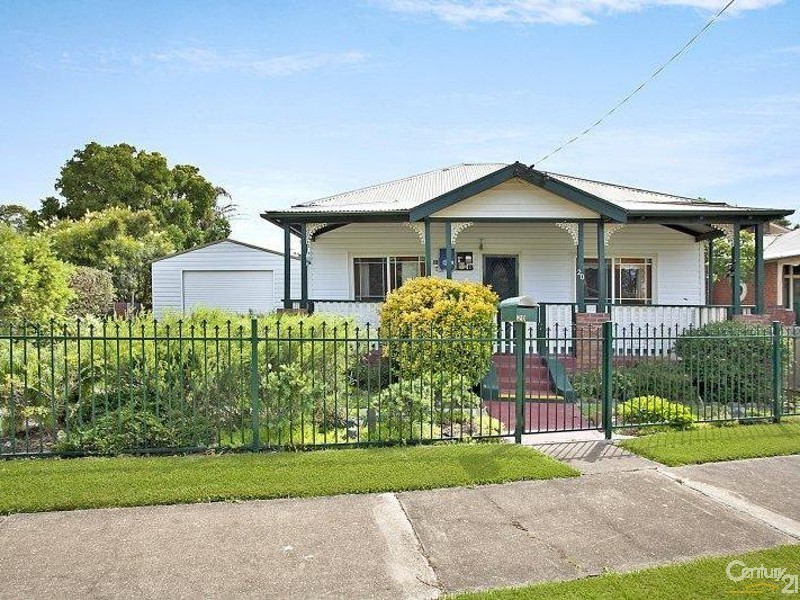 20 The Esplanade, Lorn NSW 2320