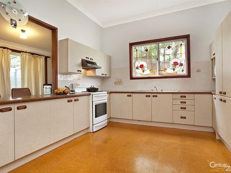 20 The Esplanade, Lorn NSW 2320