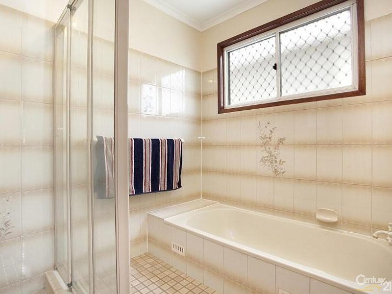 20 The Esplanade, Lorn NSW 2320