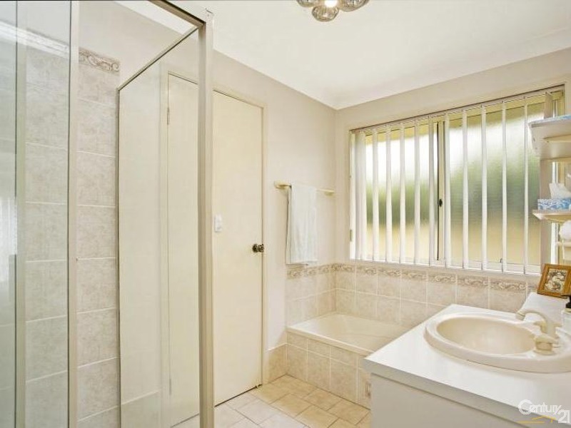 57 Streeton Drive, Metford NSW 2323