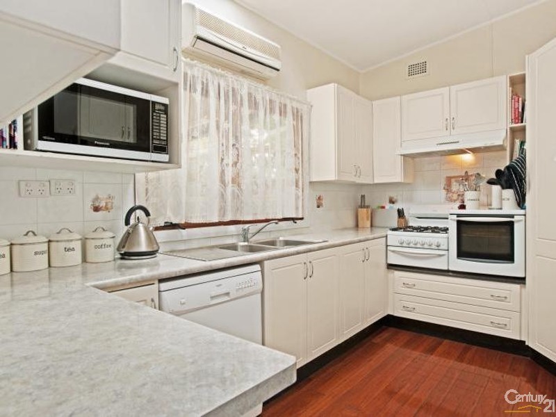 11 Ackeron Street, Mayfield NSW 2304