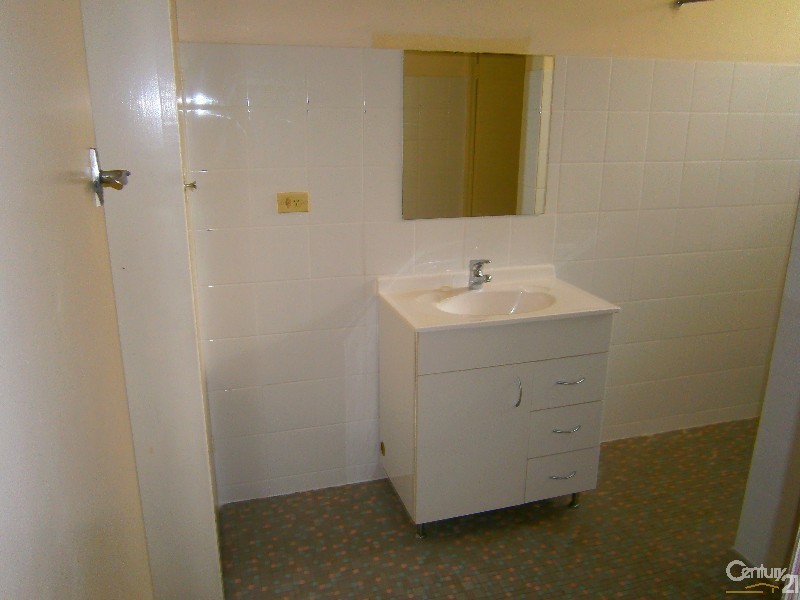 2/19 Porter Avenue, East Maitland NSW 2323