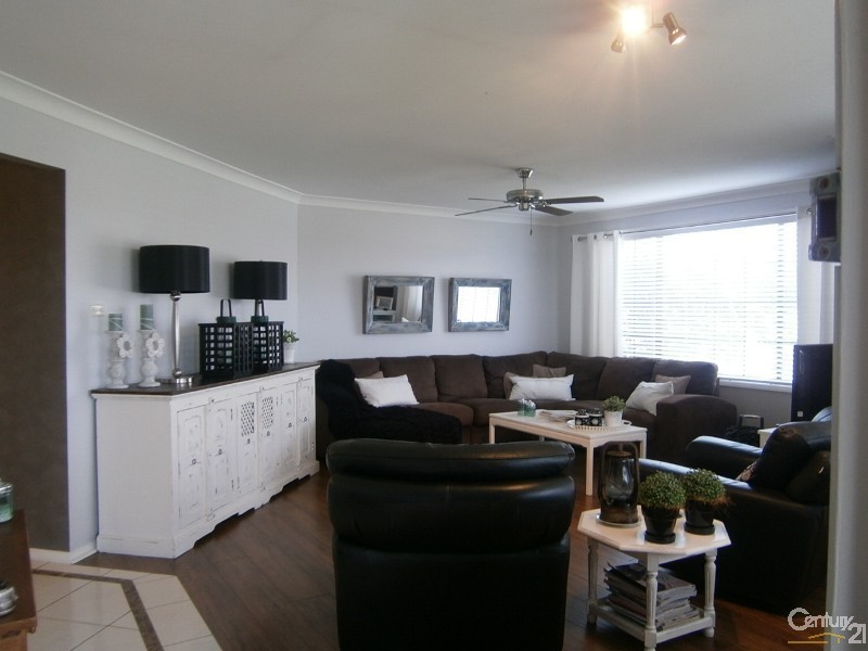 12 Aaron Cove, Rutherford NSW 2320