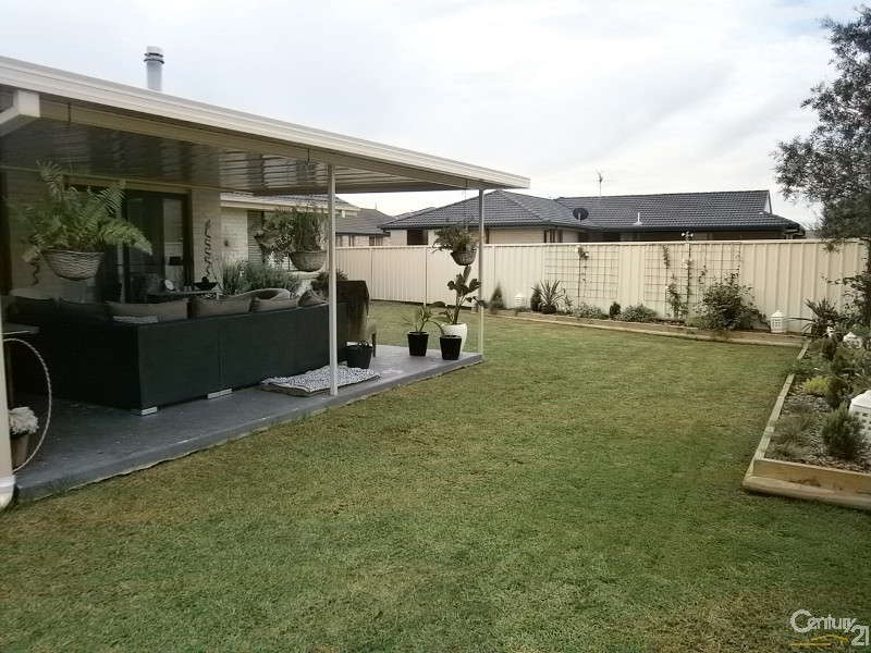 12 Aaron Cove, Rutherford NSW 2320