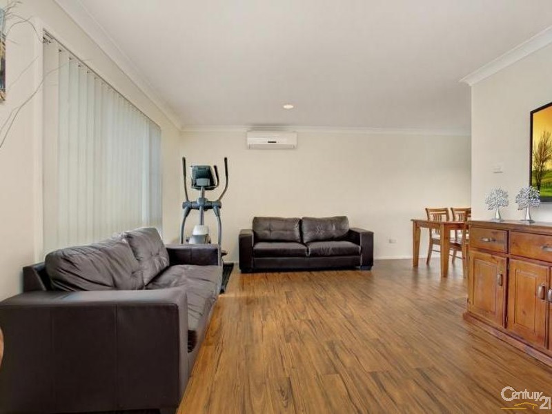 6 Waterbush Crescent, Woodberry NSW 2322