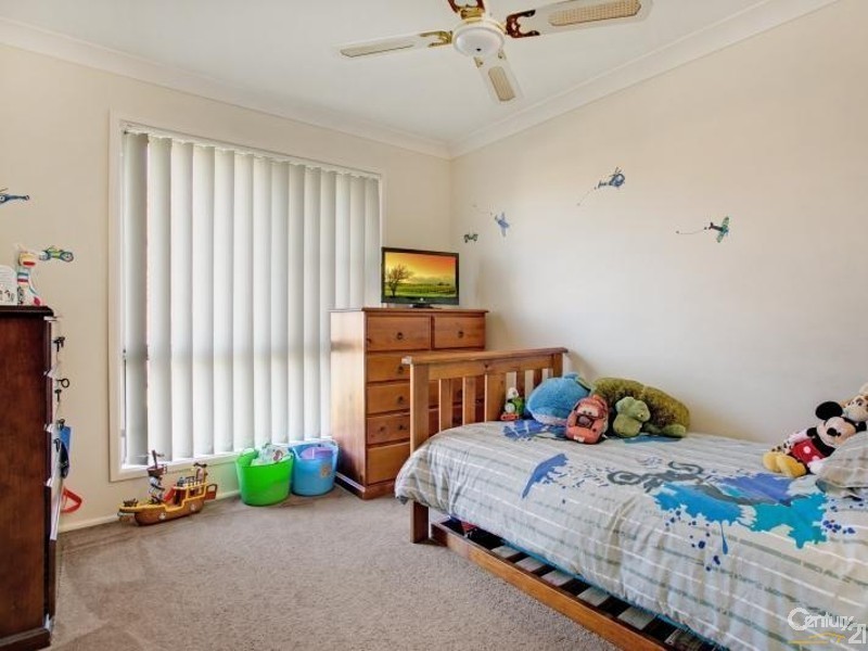 6 Waterbush Crescent, Woodberry NSW 2322