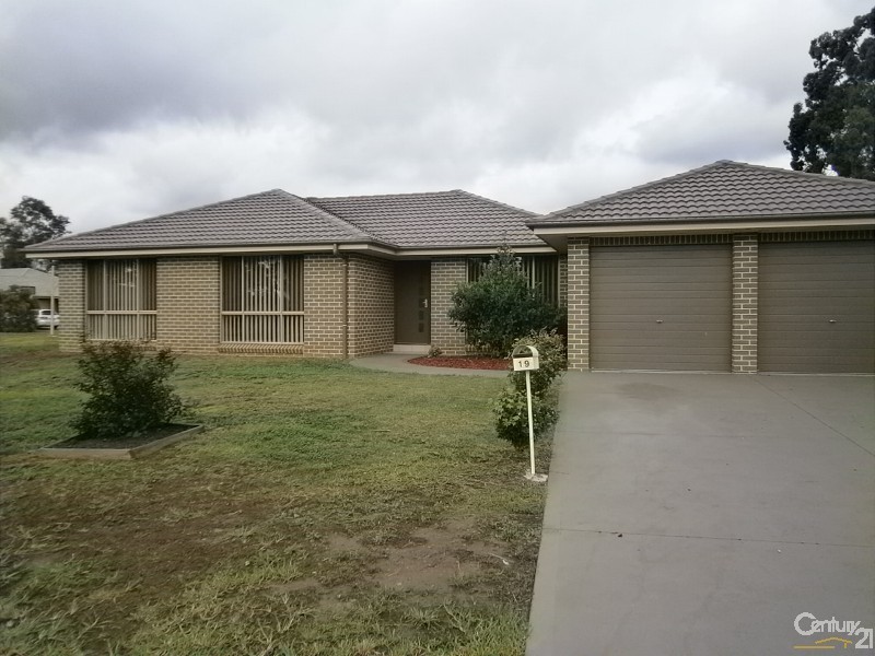 19b Hargreaves Circuit, Metford NSW 2323