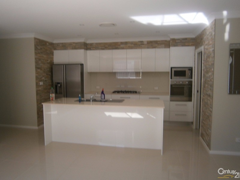 10 Johnson Drive, East Maitland NSW 2323