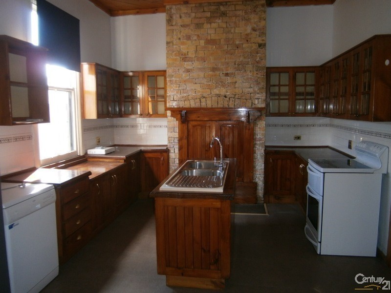 92 New England Highway, Rutherford NSW 2320