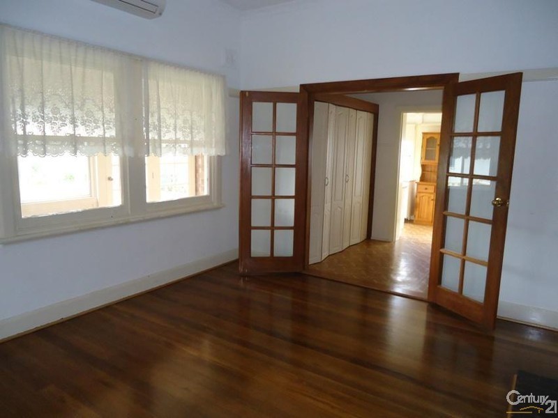 38 Queen Street, Lorn NSW 2320